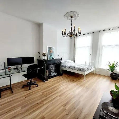 شقة Historic Very Close To City Center